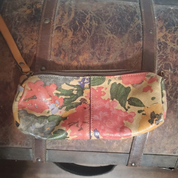 Floral Patricia Nash Wristlet - Picture 9 of 11